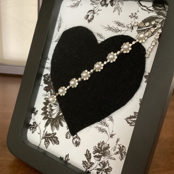 Unique vintage faux jewel heart in frame - Picture 2 of 3